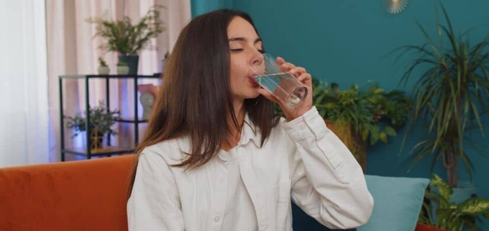beneficios tomar agua filtrada